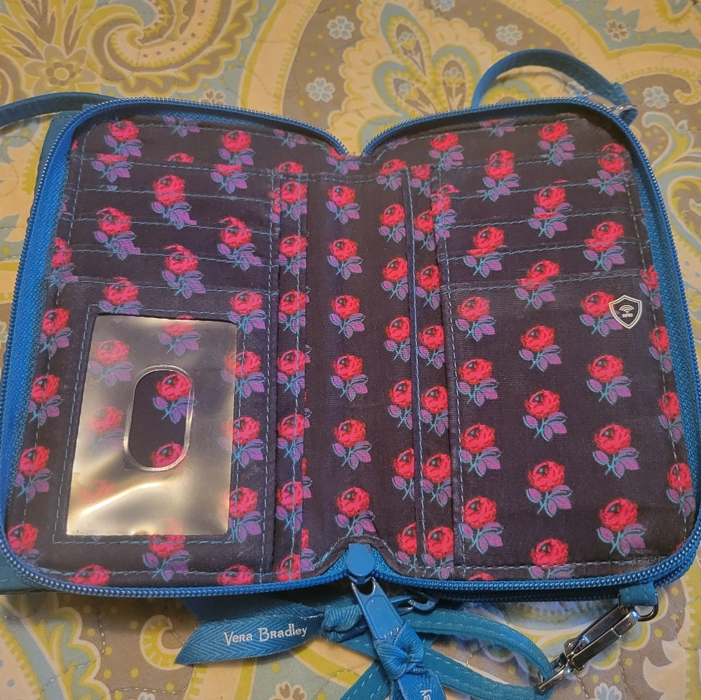 VERA BRADLEY Crossbody/Clutch Great condition - Picture 6 of 6